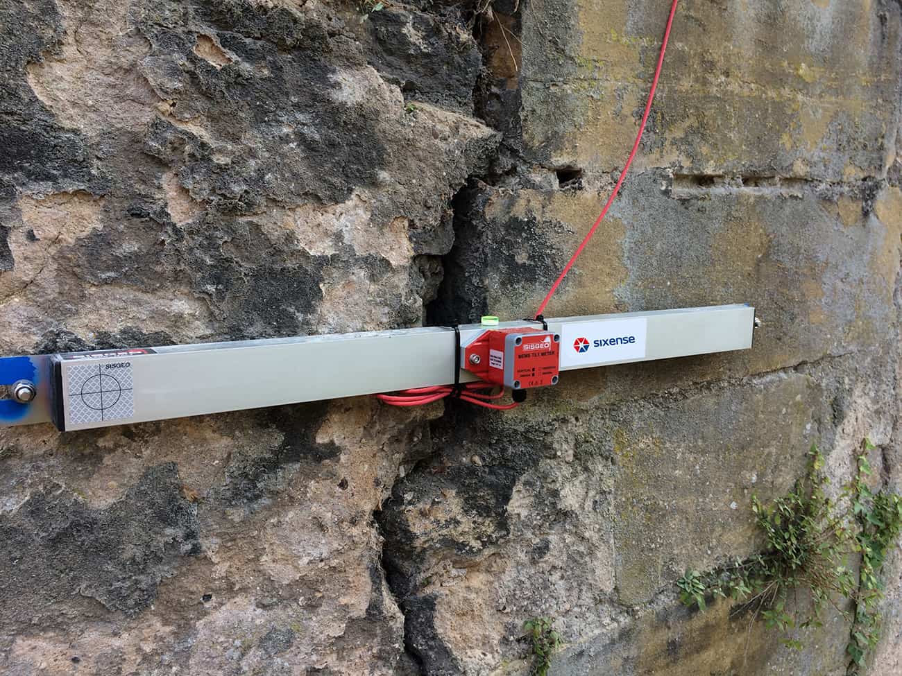 Suivi de l'impact des travaux avec capteurs connectés sur fissures - Eliaris